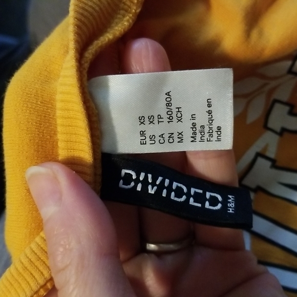 Divided Crop Top - Picture 3 of 3